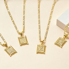 Collar Marco con Inicial Personalizada